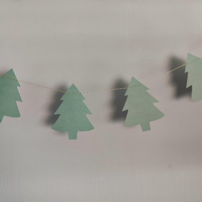 slinger met kerstboompjes